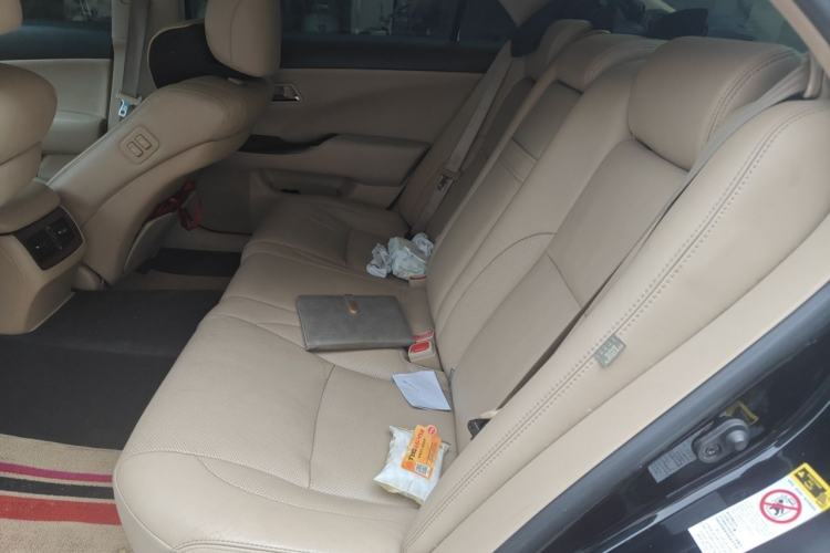 Used Toyota Crown 2010 2.5L Royal Leather Sunroof Edition Left Rear Seat