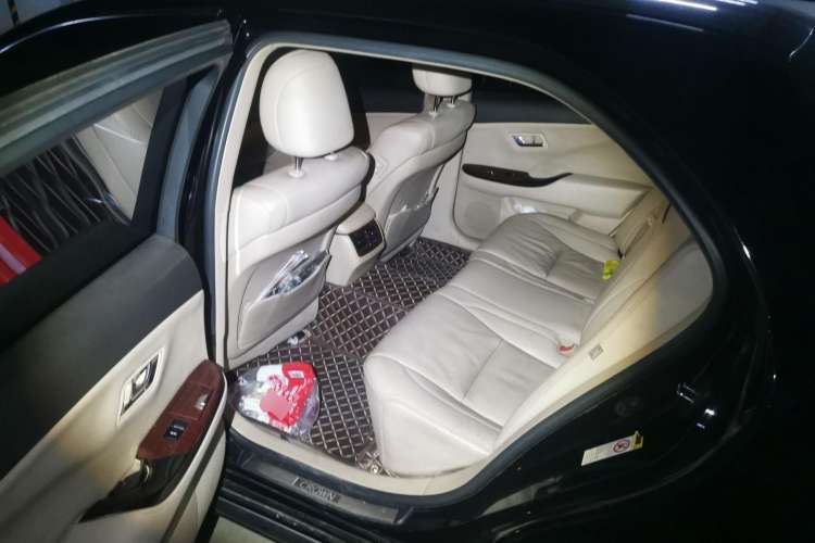 Used Toyota Crown 2010 2.5L Royal Leather Sunroof Edition Left Rear Seat