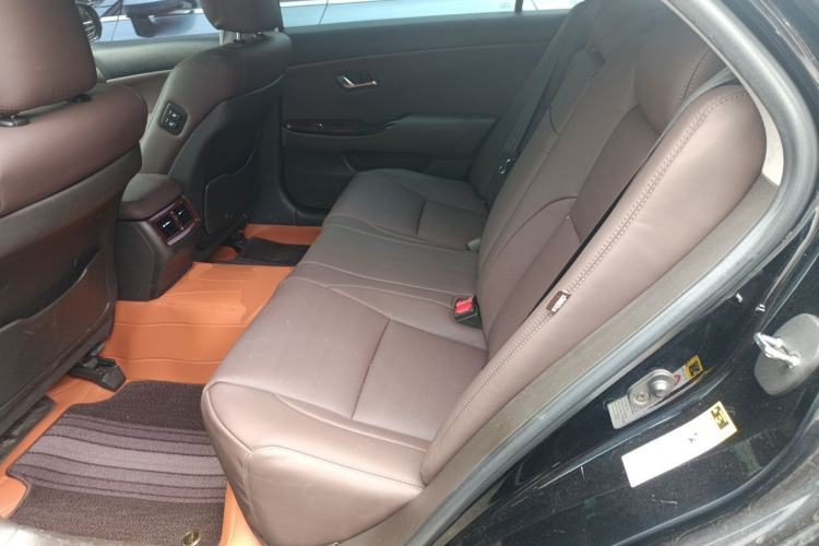 Used Toyota Crown 2010 2.5L Royal Leather Sunroof Edition Left Rear Seat