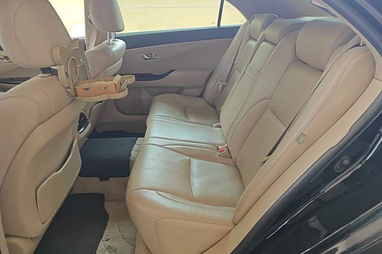Used Toyota Crown 2010 2.5L Royal Leather Sunroof Navigation Edition Left Rear Seat