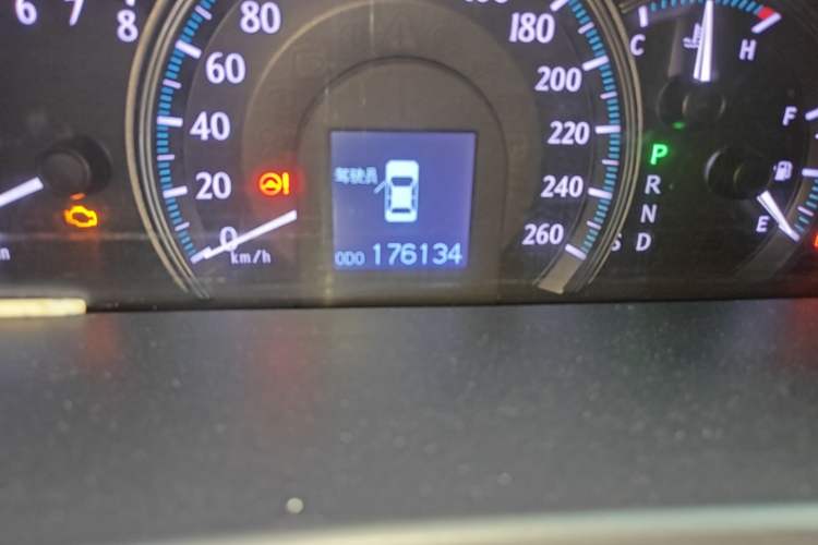 Used Toyota Crown 2010 2.5L Royal Leather Sunroof Edition Odometer Close Up