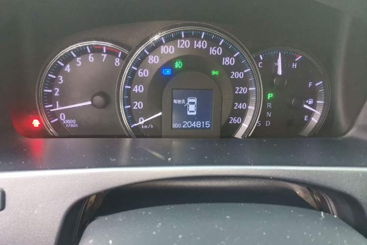 Used Toyota Crown 2010 2.5L Royal Leather Sunroof Edition Odometer Close Up