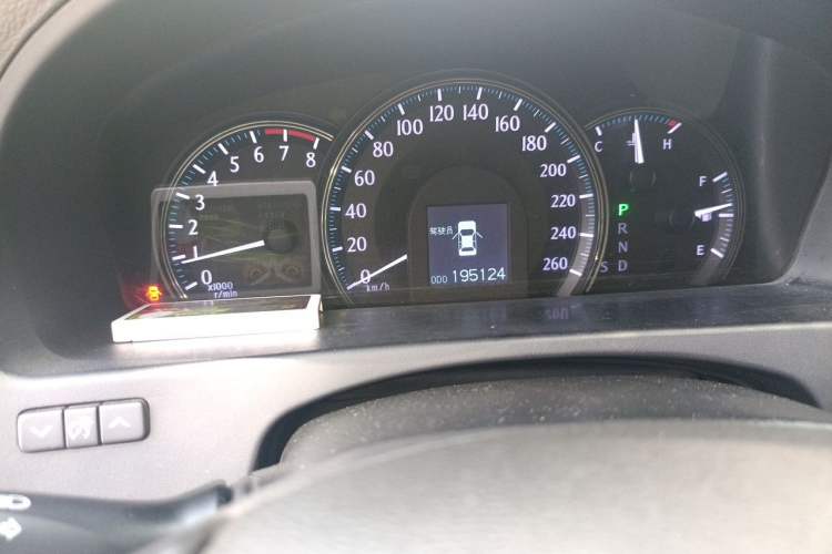 Used Toyota Crown 2010 2.5L Royal Leather Sunroof Navigation Edition Odometer Close Up