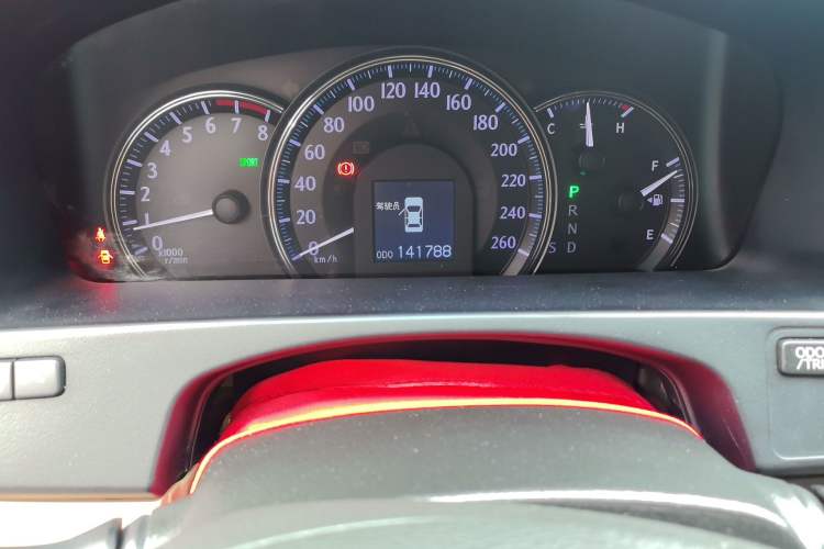 Used Toyota Crown 2010 2.5L Royal Leather Sunroof Edition Odometer Close Up