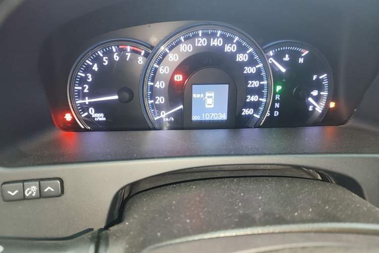 Used Toyota Crown 2010 2.5L Royal Leather Sunroof Edition Odometer Close Up