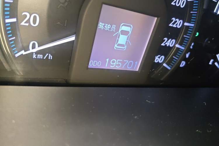 Used Toyota Crown 2010 2.5L Royal Leather Sunroof Navigation Edition Odometer Close Up