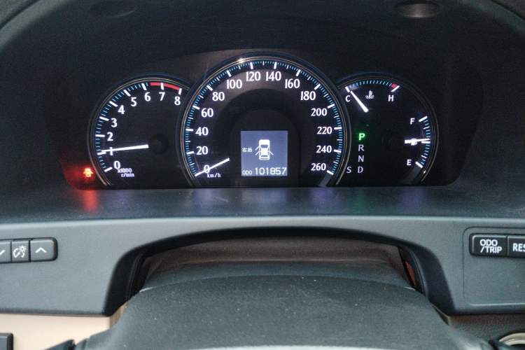 Used Toyota Crown 2010 2.5L Royal Leather Sunroof Navigation Edition Odometer Close Up