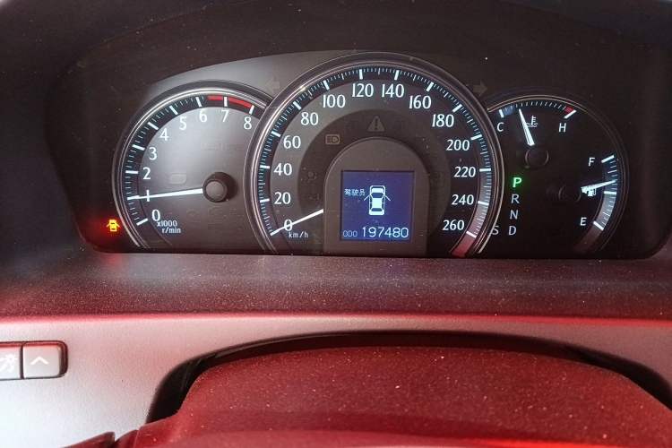 Used Toyota Crown 2010 2.5L Royal Leather Navigation Edition Odometer Close Up