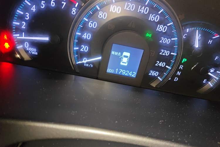 Used Toyota Crown 2010 2.5L Royal Leather Sunroof Navigation Edition Odometer Close Up