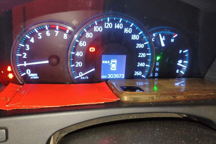 Used Toyota Crown 2010 2.5L Royal Leather Sunroof Navigation Edition Odometer Close Up