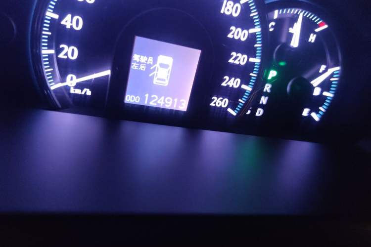 Used Toyota Crown 2010 2.5L Royal Leather Sunroof Edition Odometer Close Up