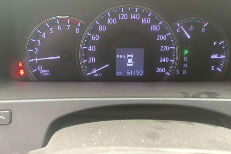 Used Toyota Crown 2010 2.5L Royal Odometer Close Up
