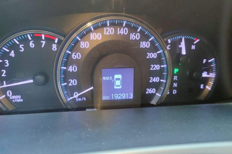 Used Toyota Crown 2010 2.5L Royal Leather Sunroof Navigation Edition Odometer Close Up
