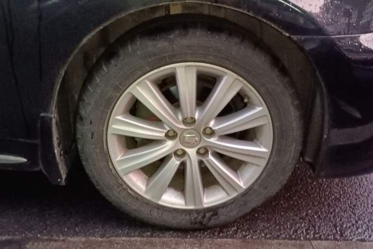 Used Toyota Crown 2010 2.5L Royal Leather Sunroof Edition Right Front Wheel Hub