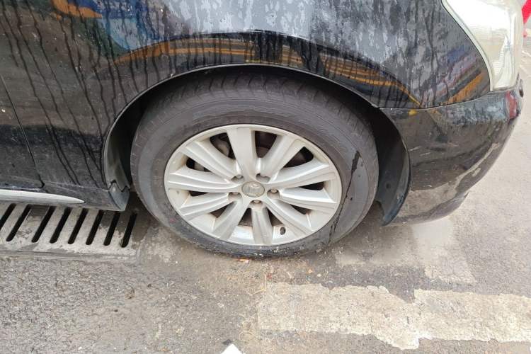 Used Toyota Crown 2010 2.5L Royal Leather Sunroof Navigation Edition Right Front Wheel Hub