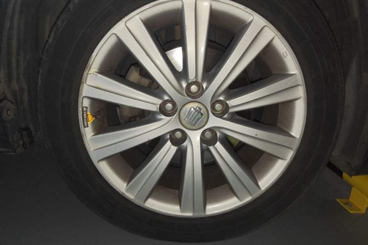 Used Toyota Crown 2010 3.0L Royal Genuine Leather Edition Right Front Wheel Hub