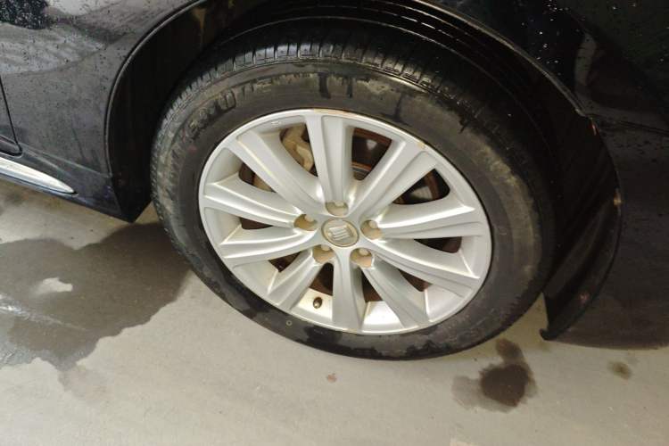 Used Toyota Crown 2010 2.5L Royal Leather Sunroof Navigation Edition Right Front Wheel Hub