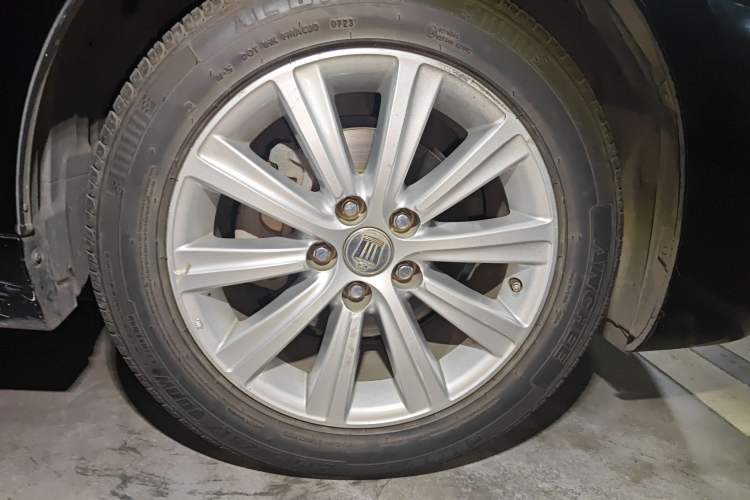 Used Toyota Crown 2010 2.5L Royal Leather Sunroof Navigation Edition Right Front Wheel Hub