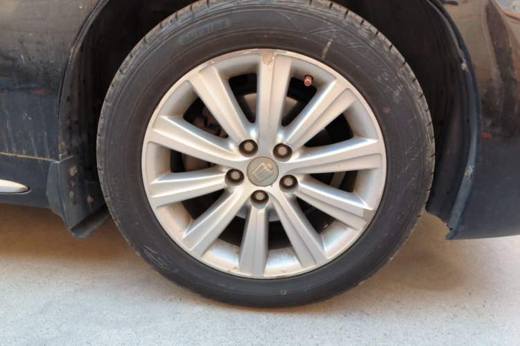 Used Toyota Crown 2010 2.5L Royal Leather Sunroof Navigation Edition Right Front Wheel Hub