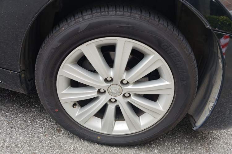 Used Toyota Crown 2010 2.5L Royal Right Front Wheel Hub