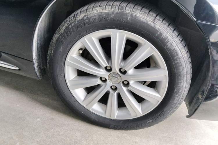 Used Toyota Crown 2010 2.5L Royal Leather Sunroof Edition Right Front Wheel Hub
