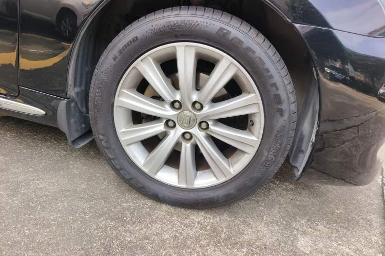 Used Toyota Crown 2010 2.5L Royal Leather Sunroof Navigation Edition Right Front Wheel Hub