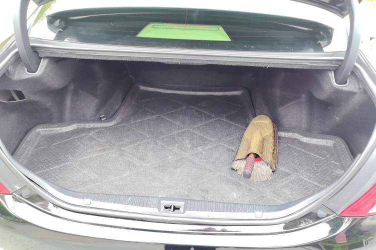 Used Toyota Crown 2010 2.5L Royal Leather Sunroof Edition Trunk