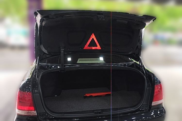 Used Toyota Crown 2010 2.5L Royal Leather Sunroof Edition Trunk