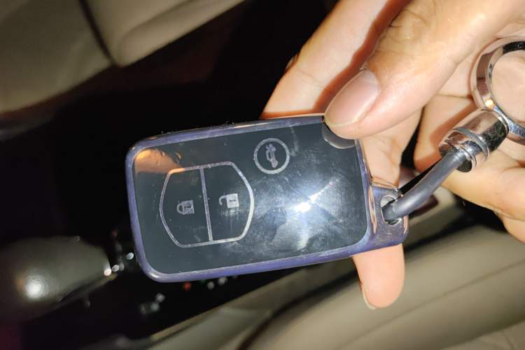 Used Toyota Crown 2010 2.5L Royal Leather Sunroof Edition Vehicle Key