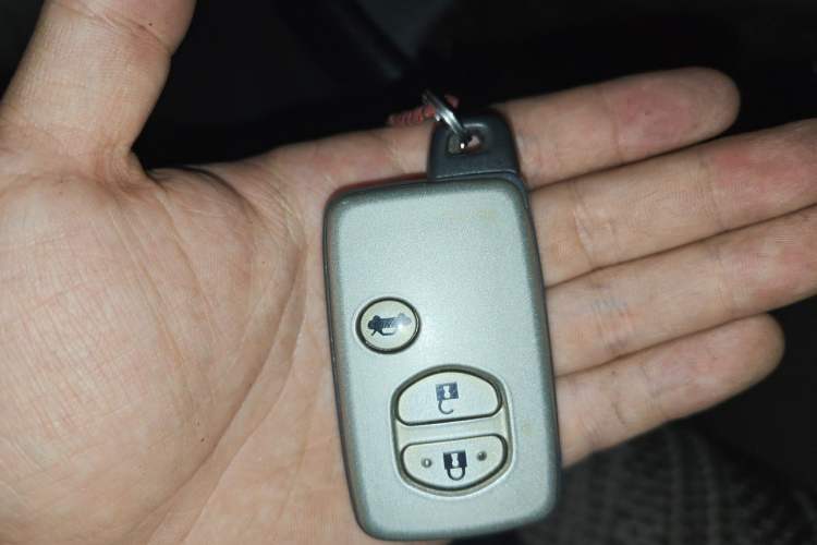 Used Toyota Crown 2010 3.0L Royal Genuine Leather Edition Vehicle Key