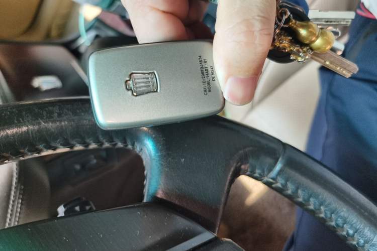 Used Toyota Crown 2010 2.5L Royal Leather Sunroof Edition Vehicle Key
