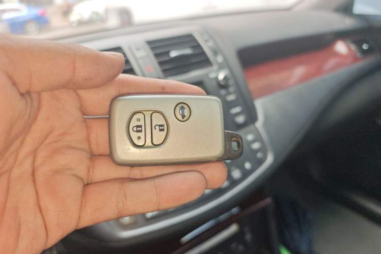 Used Toyota Crown 2010 2.5L Royal Leather Sunroof Edition Vehicle Key
