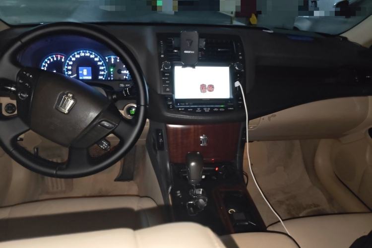 Used Toyota Crown 2010 2.5L Royal Leather Sunroof Edition Center Console