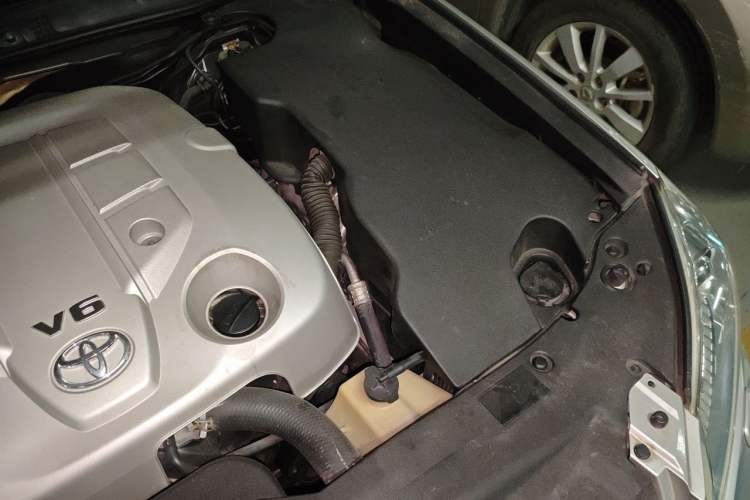 Used Toyota Crown 2010 2.5L Royal Leather Sunroof Navigation Edition Engine Bay Left