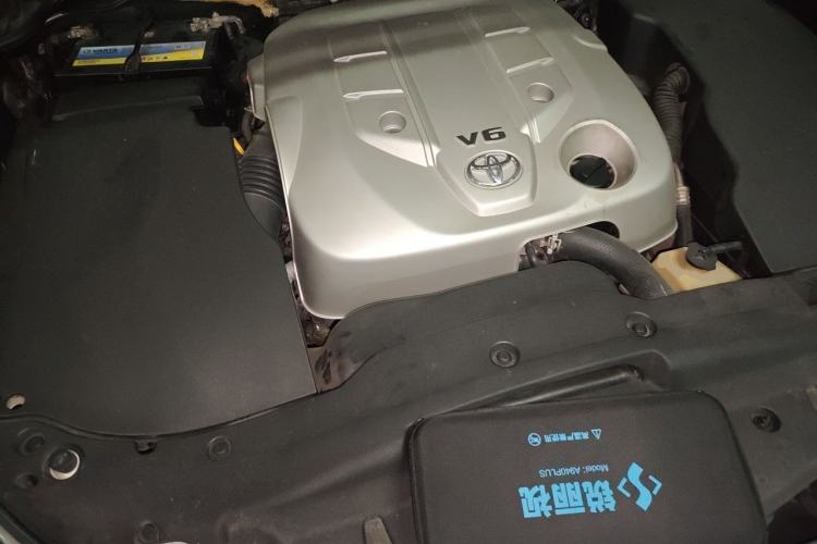 Used Toyota Crown 2010 2.5L Royal Leather Sunroof Navigation Edition Engine Bay