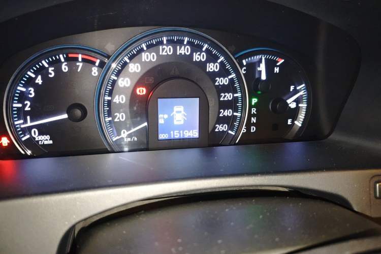 Used Toyota Crown 2010 2.5L Royal Leather Sunroof Navigation Edition Odometer Close Up