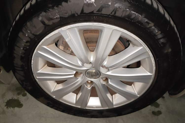 Used Toyota Crown 2010 2.5L Royal Leather Sunroof Edition Right Front Wheel Hub