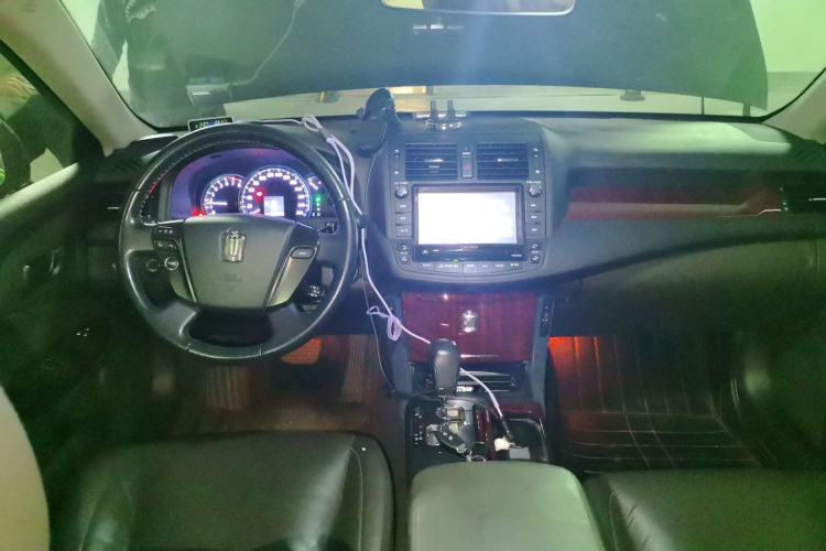 Used Toyota Crown 2010 2.5L Royal Leather Sunroof Edition Center Console