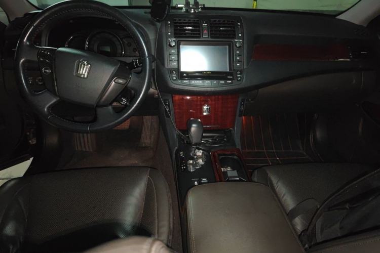 Used Toyota Crown 2010 2.5L Royal Leather Sunroof Edition Center Console