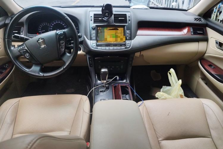 Used Toyota Crown 2010 3.0L Royal Saloon Deluxe Edition Center Console