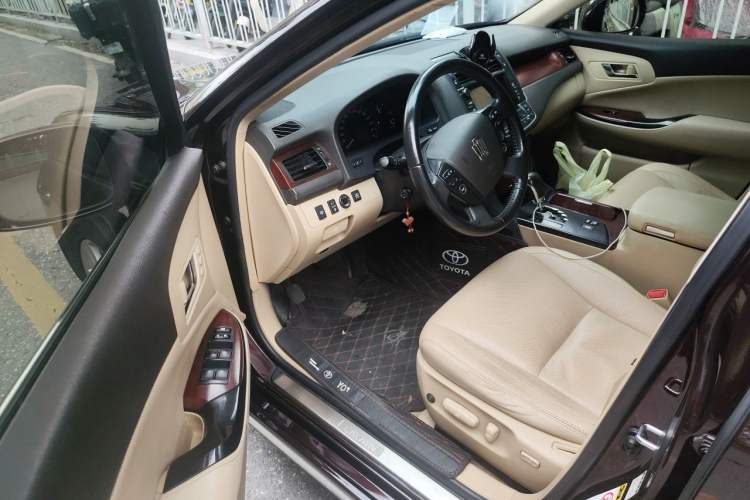 Used Toyota Crown 2010 3.0L Royal Saloon Deluxe Edition Driver Seat