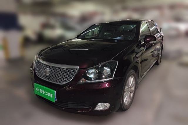 Ojetý Toyota Crown 2010 2.5L Royal Leather Sunroof Edition