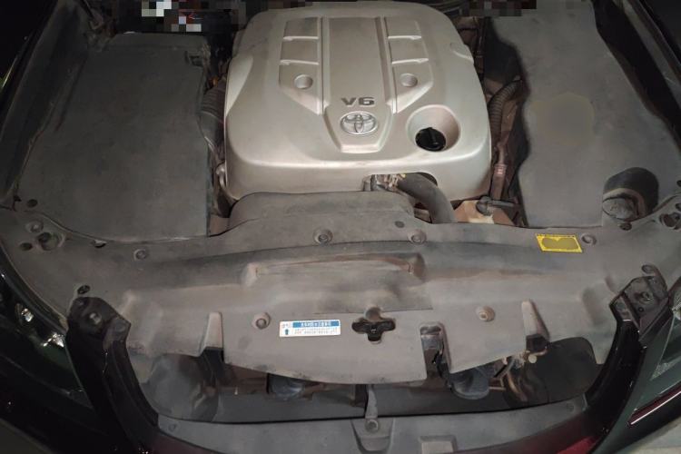 Used Toyota Crown 2010 2.5L Royal Leather Sunroof Edition Engine Bay
