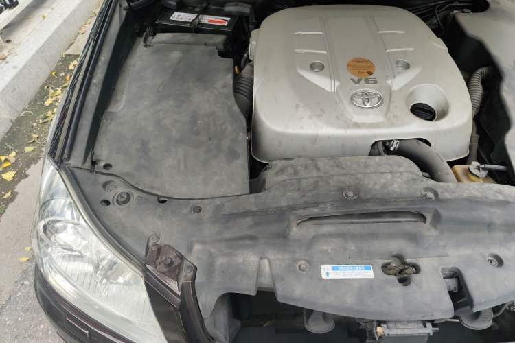 Used Toyota Crown 2010 3.0L Royal Saloon Deluxe Edition Engine Bay Right