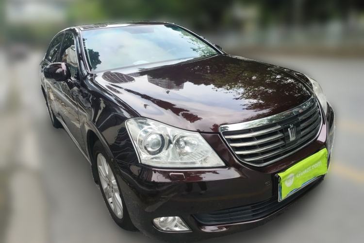 Used Toyota Crown 2010 3.0L Royal Saloon Deluxe Edition Front Right 45 Deg