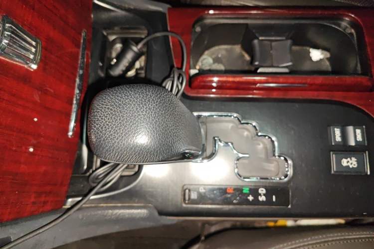 Used Toyota Crown 2010 2.5L Royal Leather Sunroof Edition Gear Lever