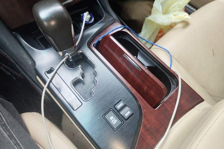 Used Toyota Crown 2010 3.0L Royal Saloon Deluxe Edition Gear Lever