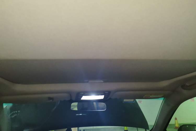 Used Toyota Crown 2010 2.5L Royal Leather Sunroof Edition Headliner