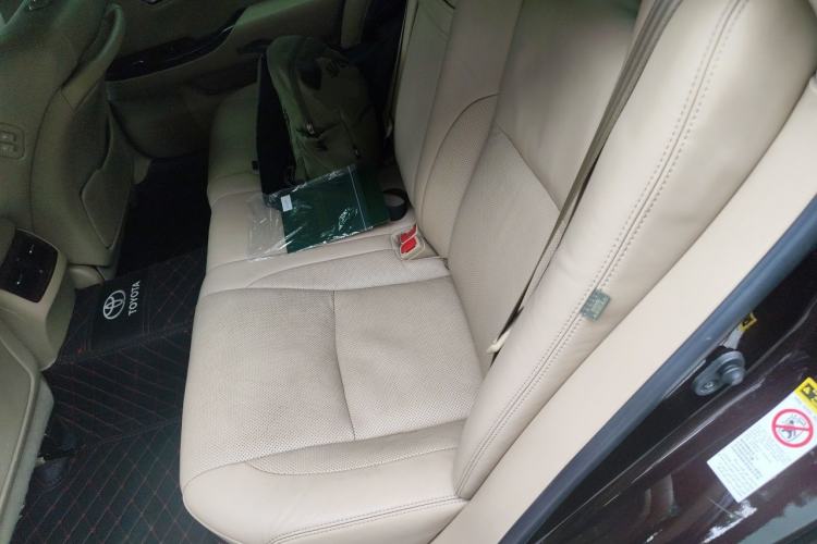 Used Toyota Crown 2010 3.0L Royal Saloon Deluxe Edition Left Rear Seat