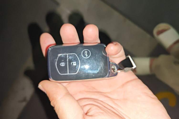 Used Toyota Crown 2010 2.5L Royal Leather Sunroof Edition Vehicle Key